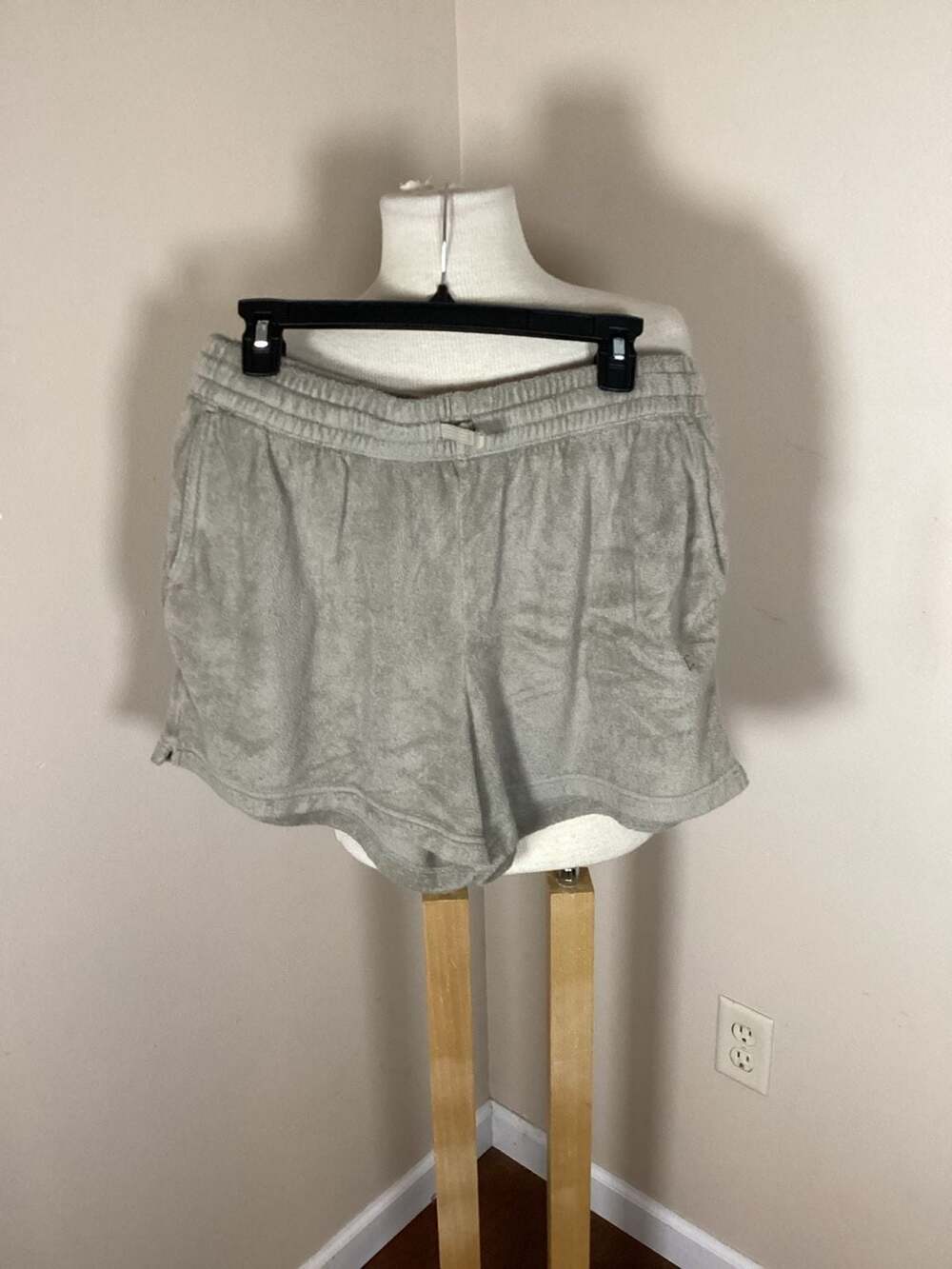 Everlane The Terry Towel Short in Sand